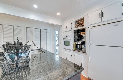 Urbanna Cottage | Waterfront Urbanna Home w/Private Dock