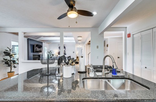 Urbanna Cottage | Waterfront Urbanna Home w/Private Dock