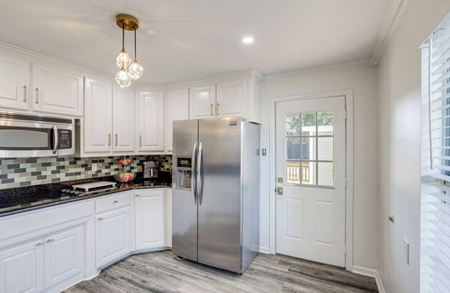 Fort Worth House | Welcome Soccer Fans, Stay Close to the Action
