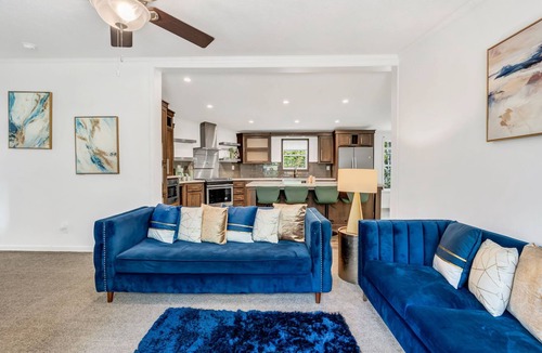 Winterport House | Welcoming 3-bedroom home with jacuzzi