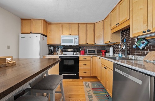 Rangeley Condo | White Birch 58 - Ski in/out Condo, Pet friendly!