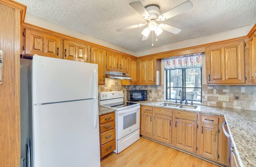 Winnsboro House | Winnsboro Lake Retreat: On-Site Swimming & Fishing
