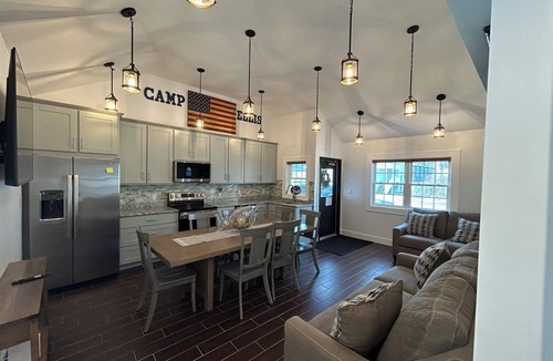 Camp Ellis Cottage | Wonderful 4-bedroom apartment with AC in peaceful Saco