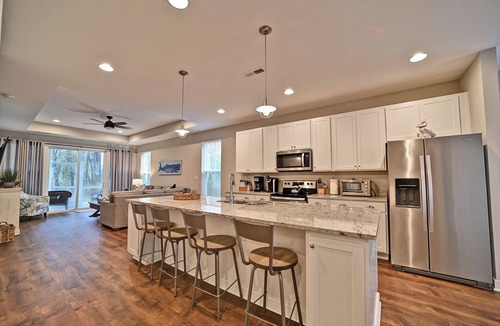 Savannah's Landing House | Wonderful 4 bedroom 2.5 bath - Nestled in a quiet Community! Wifi Available, Pool, Beach Trolley!