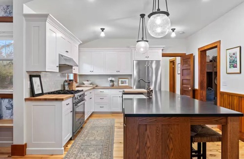 Georgetown House | Wonderful 6-bedroom house overlooking Robinhood Cove in charming Georgetown.