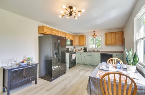 Pittston House | Woodsy Pittston Retreat Near Kennebec River!