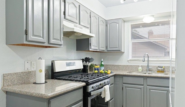 10 guests cozy 311 Alamo home near downtown san antonio