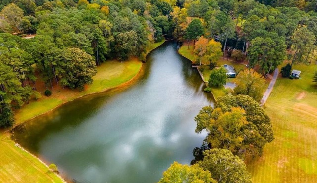 12-Acre Oasis: Picturesque Lakefront Sanctuary near ATL