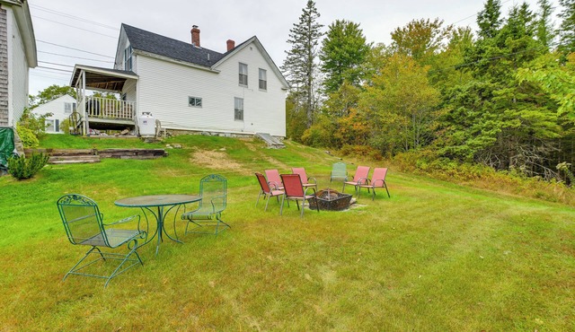 14 Mi to Schoodic Point: Gouldsboro Artists Home