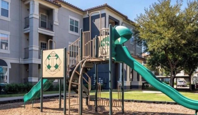 2-bedroom 1 bath apartment in Lewisville