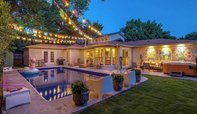 2 Homes + 2 Pools near Stockyards & Dickies