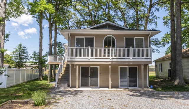 22877 Linden - Newly renovated home in the Amenity filled Angola by the Bay!
