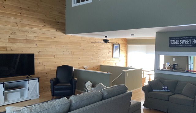 3 bedroom four season condo one mile from Sugarbush