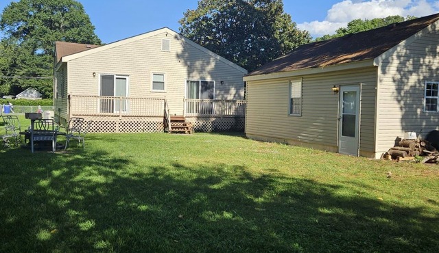3-bedroom house in charming Norfolk, close to The Airport and VA Beach.
