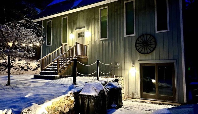 3 bedrooms, close to skiing and lakes.