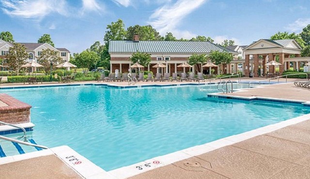 4 BDRM~ SLEEPS 12~ 2 LIVING RMS~2 KITCHENS~4 BATHS~INDOOR/OUTDOOR POOLS/HOT TUBS