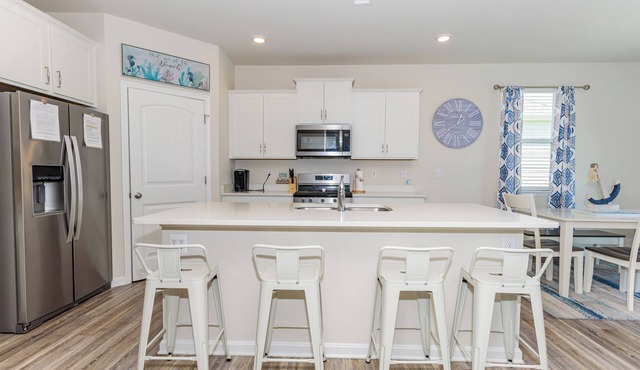5 BEDROOM POOL VIEW HOUSE - AMENITIES AND LINENS INCLUDED
