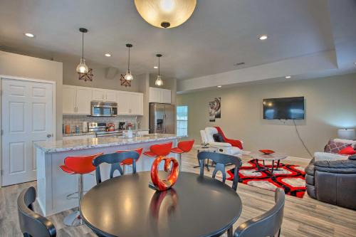 5 Mi to Dtwn: Family-Friendly Fort Worth Home