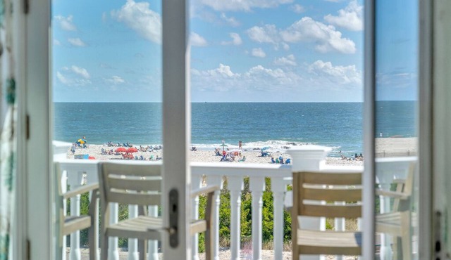931 Beach Guest House