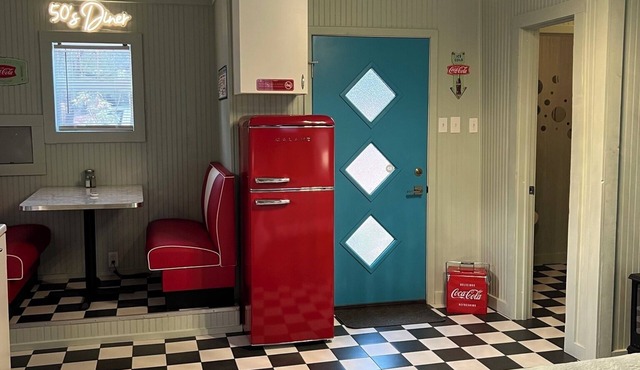 Adorable 50's-themed cabin at River's Edge Campground w/resort amenities.