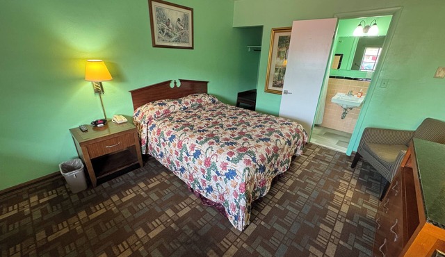 Affordable Deal of a Place Stay on Main Street near Bexley, Capital University!