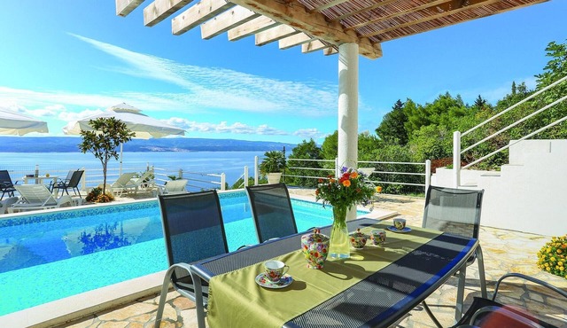 Amazing apartment in Mimice with house sea view