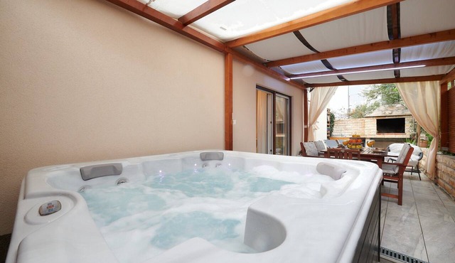 Apartment Boris (ST) - Two Bedroom Apartment with Terrace and Jacuzzi