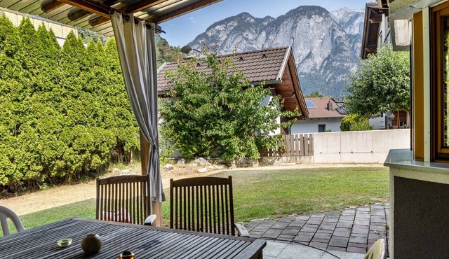 Apartment 'Große Wohnung Mit Garten' with Mountain View, Private Terrace and Wi-Fi
