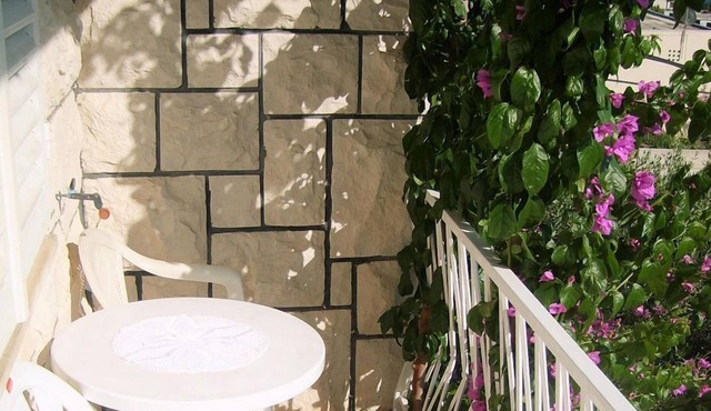 Apartment Ivan - with parking : A4(3) - Omis, Riviera Omis, Croatia