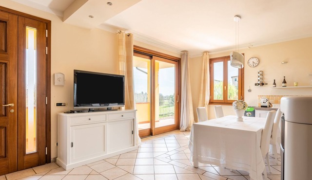 Apartment "Porzione di Villa in Toscana" with Lake View, Wi-Fi, Garden & Terrace