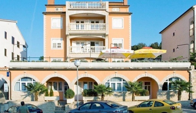 Apartments and rooms Valentin, (15141), Vrsar, hr