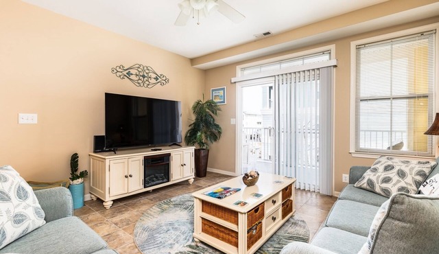 August Discounts and Short Stays Sunset Island 35 Fountain Drive West, Unit 3D