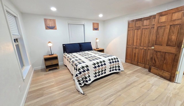 Awesome 6-bedroom house in quaint Ellsworth perfect for families