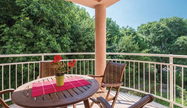 Awesome apartment in Rijeka with house sea view