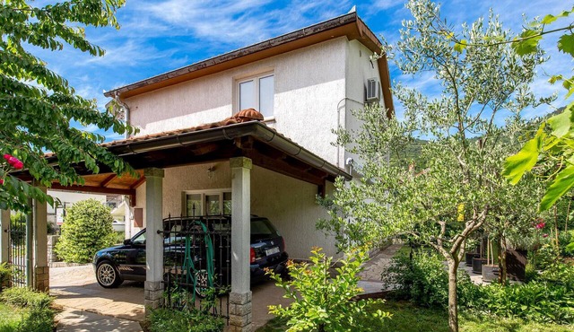 Awesome apartment in Rukavac with WiFi
