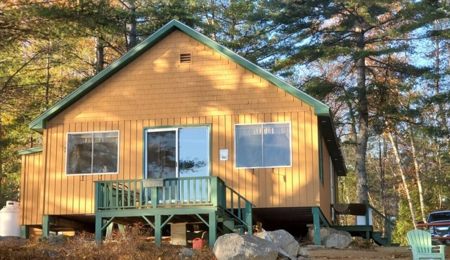 Beautiful lakefront cottage, Ambajejus Lake