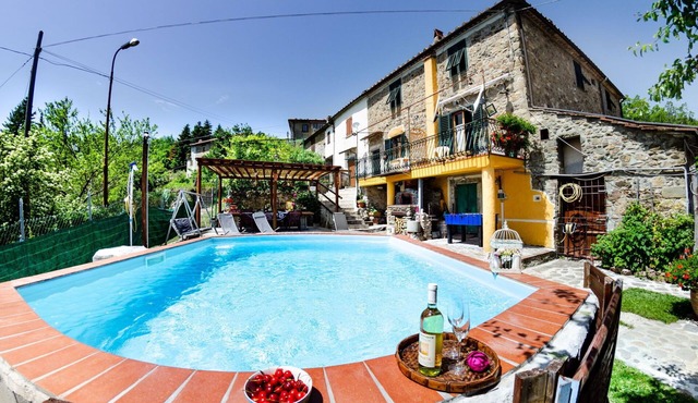 Beautiful private villa for 5 people with private pool, WIFI, TV and panoramic view
