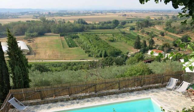 Beautiful private villa for 9 guests with private pool, WIFI, A/C, TV, terrace and pets allowed