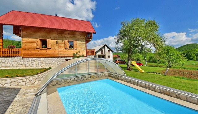 Beautiful private villa for 5 people with pool, WIFI, A/C, TV, terrace and panoramic view