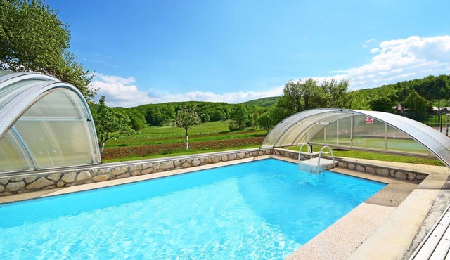 Beautiful private villa for 5 guests with WIFI, A/C, pool, TV, terrace and panoramic view
