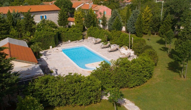 Beautiful private villa for 12 people with private pool, A/C, WIFI, TV, terrace and pets allowed