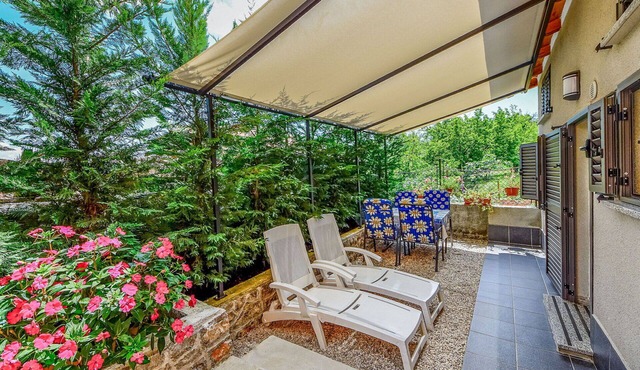 Beautiful private villa for 2 people with WIFI, A/C, TV, terrace and pets allowed