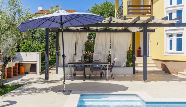 Beautiful villa with WIFI, private pool, A/C, TV, terrace, pets allowed and panoramic view