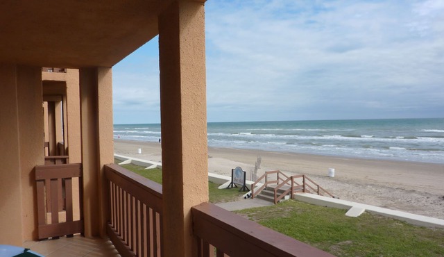 BEST BUY! -Jackie's Direct BeachFront Condo -Spectacular View -NEW JUNE DISCOUNT