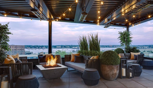 Canopy by Hilton Portland Waterfront