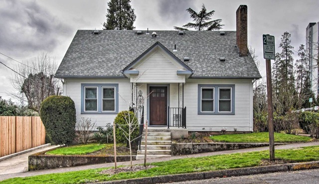 Central Eugene House w/Updated Interior & Yard!
