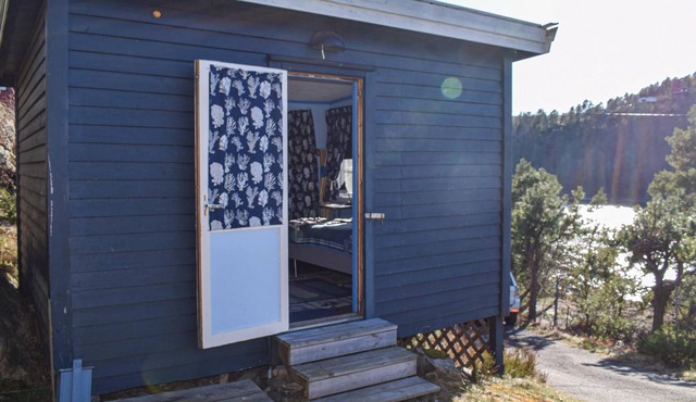 Characteristic cottage located directly on the Oslofjord, near Drøbak.