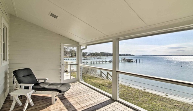 Charming Beach Cottage on Fishing Bay