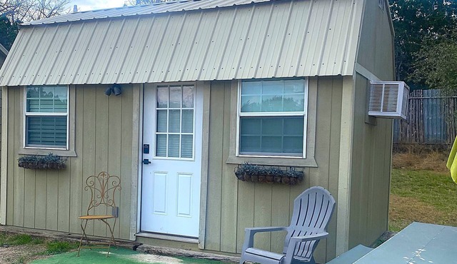 Charming Cabin in Ingram Texas