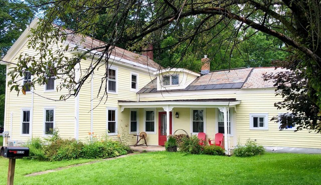 Charming getaway cottage by the Green Mountains/Killington/Okemo in Vermont!